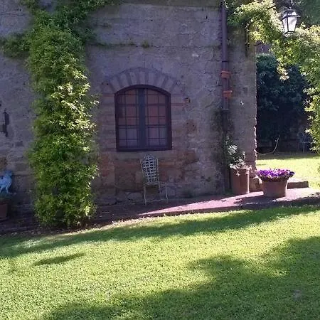 Il Giardino E La Dimora Di Hébergement de vacances *