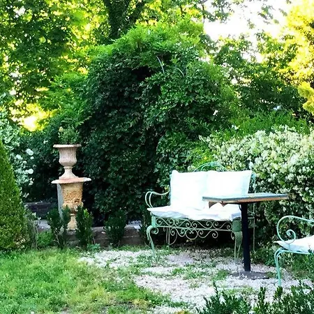 Il Giardino E La Dimora Di Hébergement de vacances *